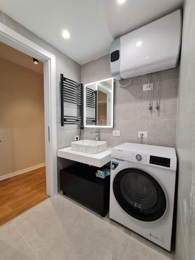 Adore - Modern Apartment Tirana Eksteriør billede