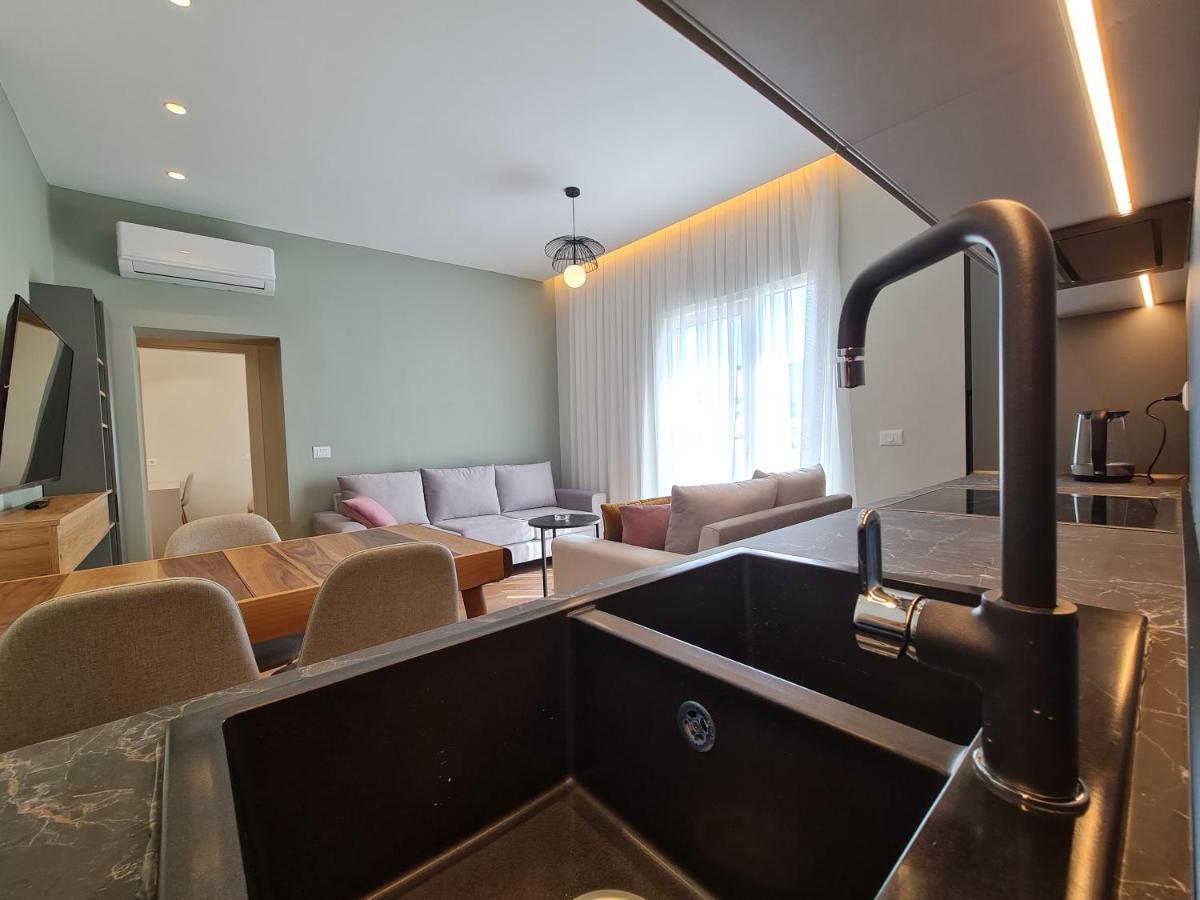 Adore - Modern Apartment Tirana Eksteriør billede
