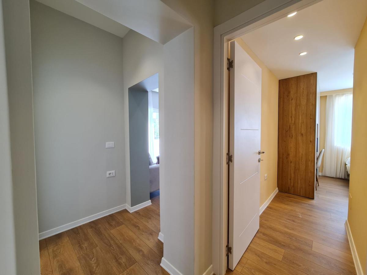 Adore - Modern Apartment Tirana Eksteriør billede
