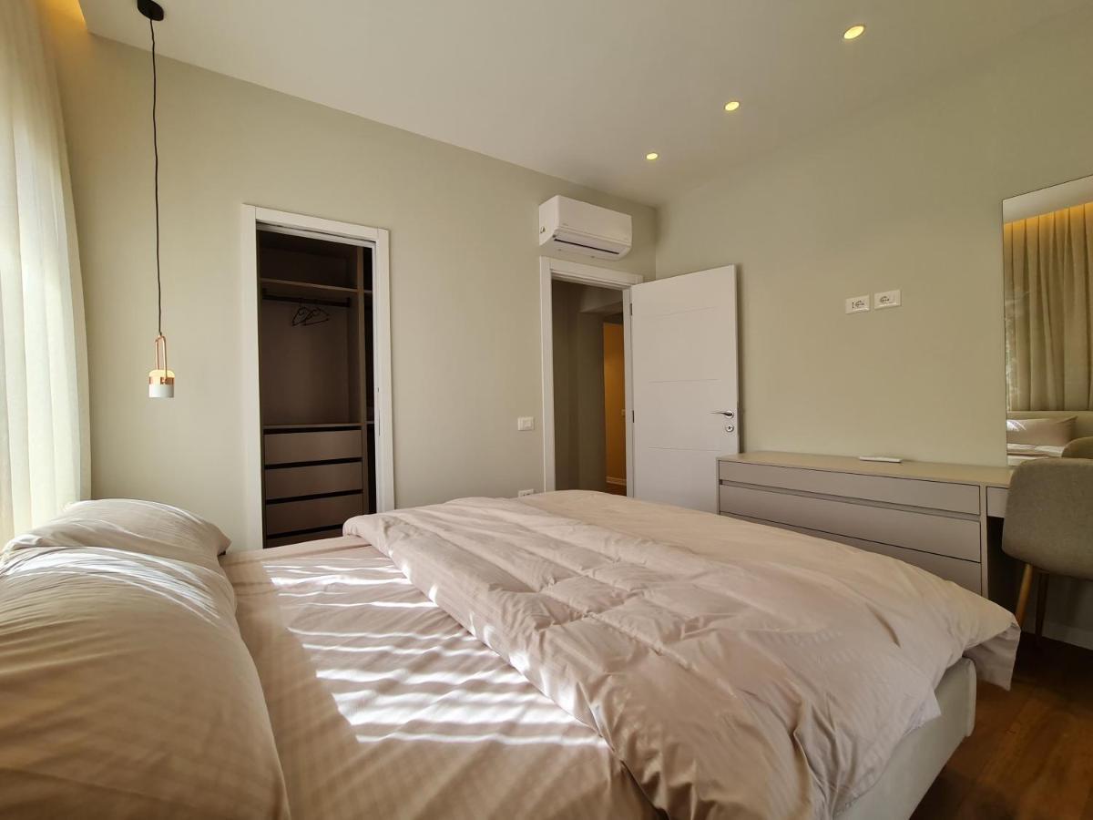 Adore - Modern Apartment Tirana Eksteriør billede