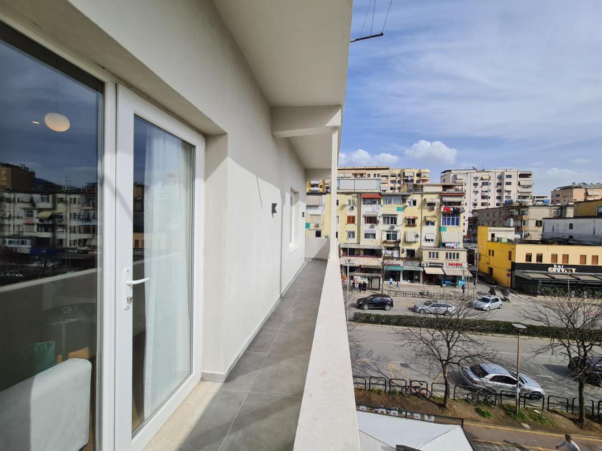 Adore - Modern Apartment Tirana Eksteriør billede